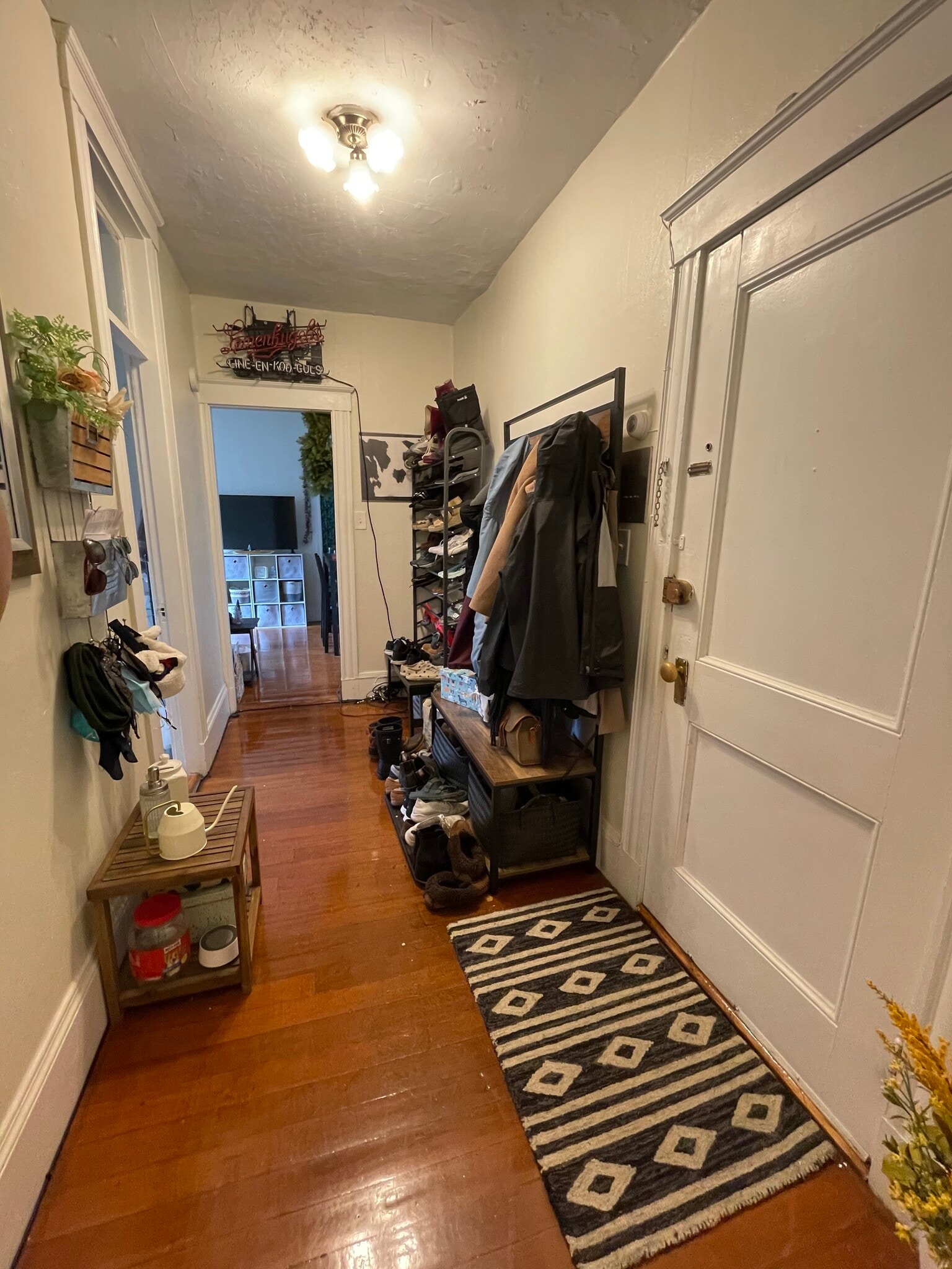 Building Photo - 208 Winthrop Rd