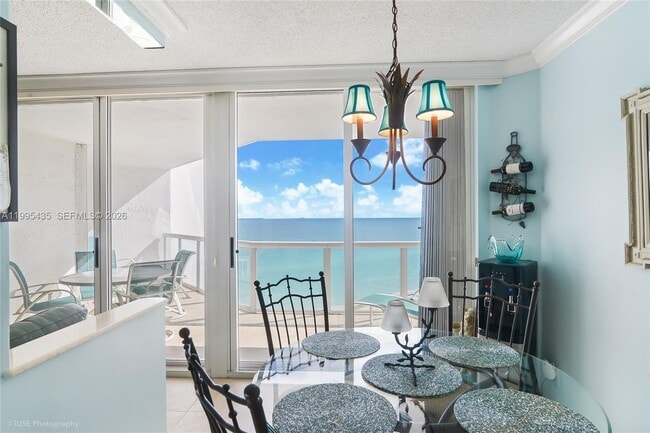 Building Photo - 16425 Collins Ave