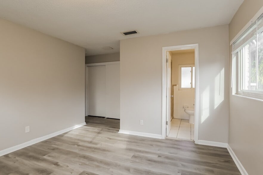 Building Photo - 6532 Albicore Rd