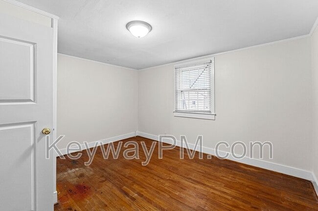 Building Photo - 1870 Kissingbower Rd