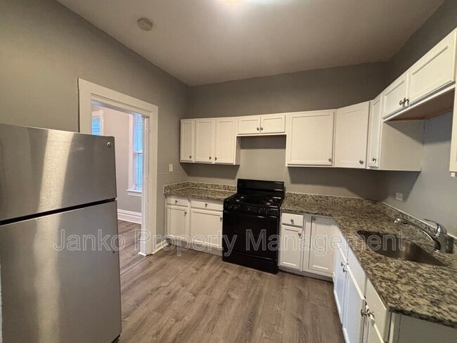 Building Photo - 7636 S Drexel Ave