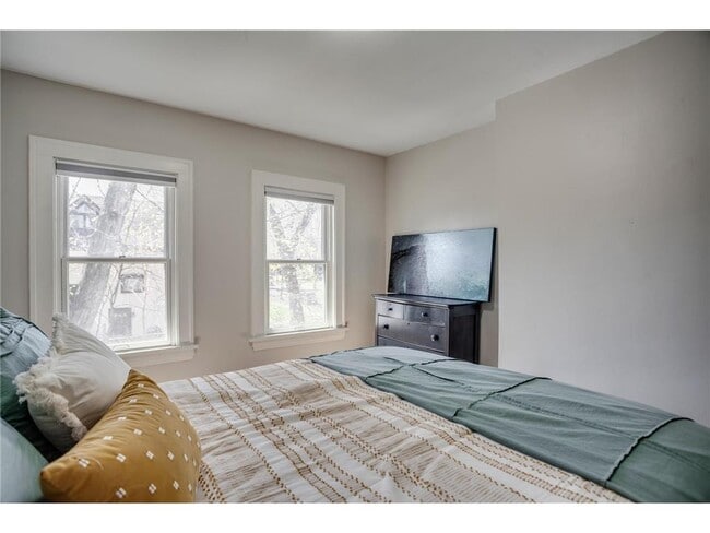 Building Photo - 3521 Girard Ave S