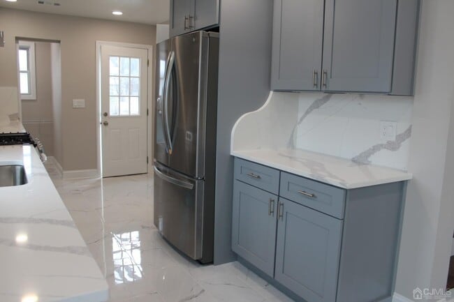 Building Photo - 147 Clinton St