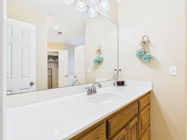 Building Photo - 1701 Rock Creek Rd