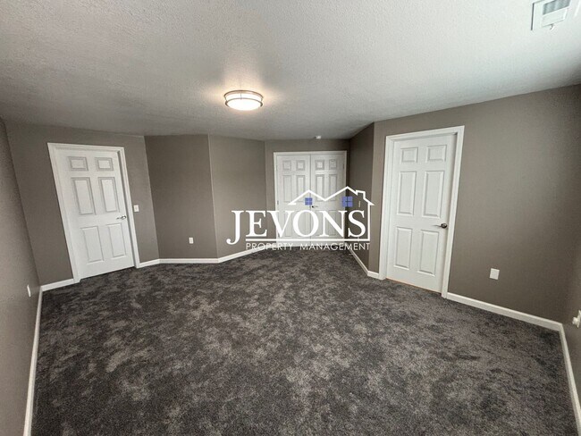 Building Photo - $1,250 Rent Credit - Charming 4-bedroom ho...