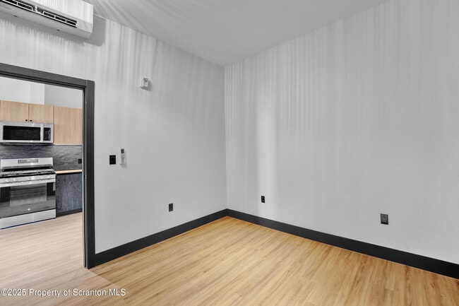 Building Photo - 115 Penn Ave