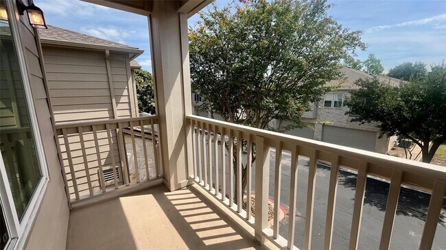 Building Photo - 7501 Shadowridge Run