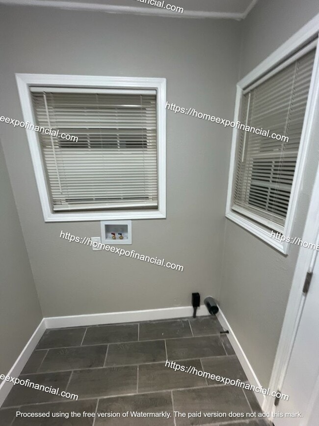 Building Photo - Nice Home For Rent