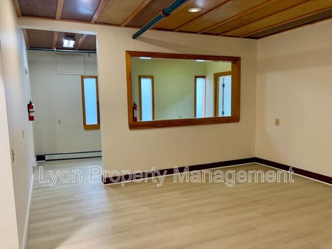 Building Photo - 262 Illinois St