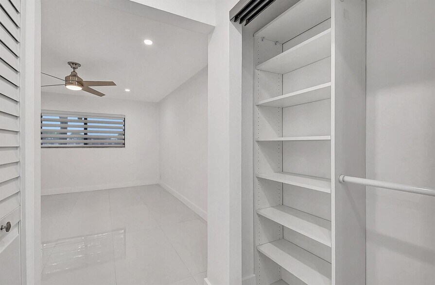Building Photo - 15378 Lakes of Delray Blvd