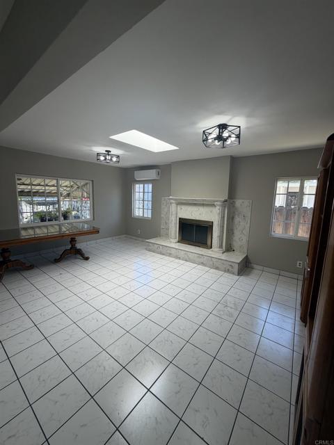 Building Photo - 644 Farview St
