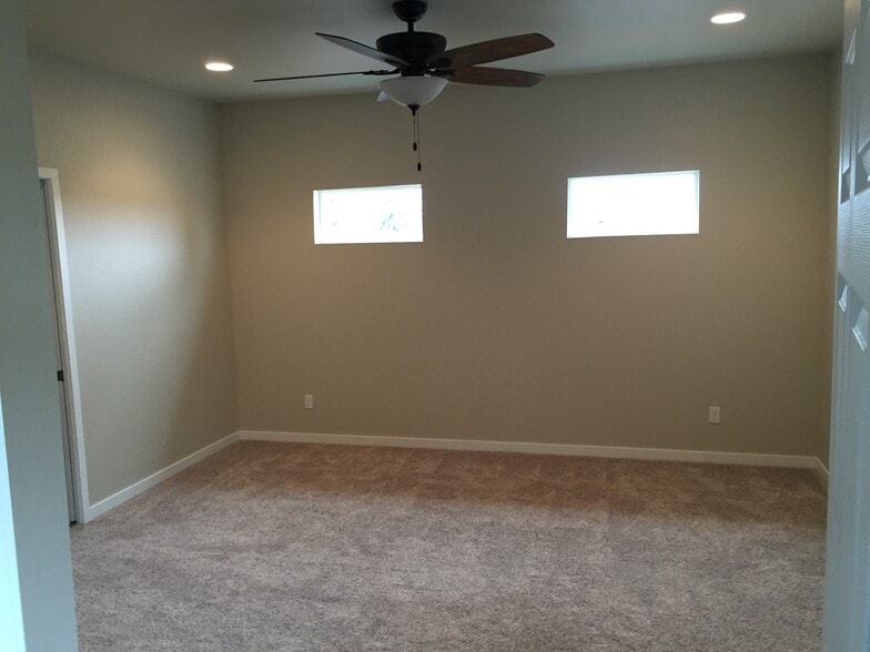 Building Photo - 726 Edgewood Pl