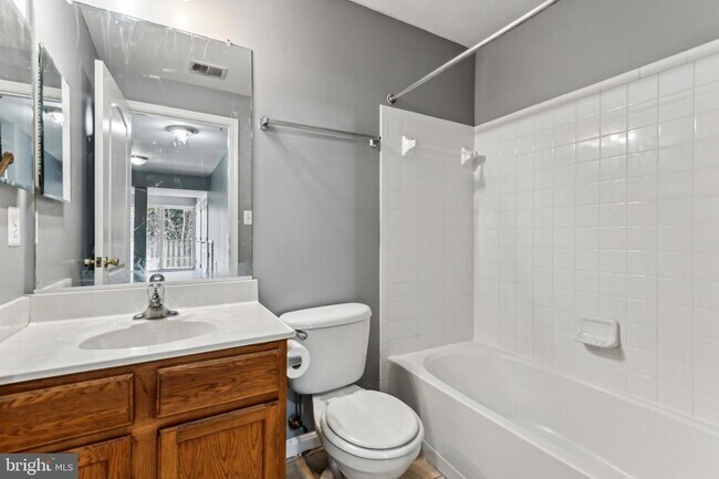 Building Photo - 46443 Munley Ln