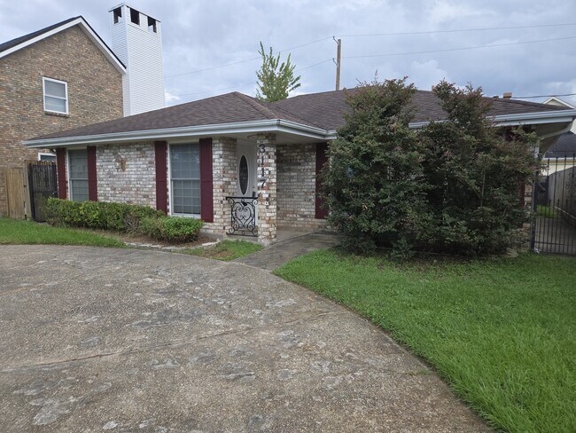 Building Photo - 3117 Bradbury St