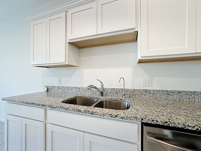 Building Photo - 5941 Piney Shrub Pl