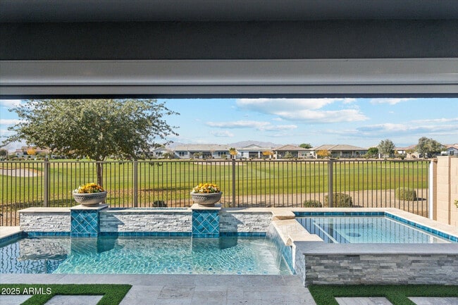 Building Photo - 11138 N San Clemente St