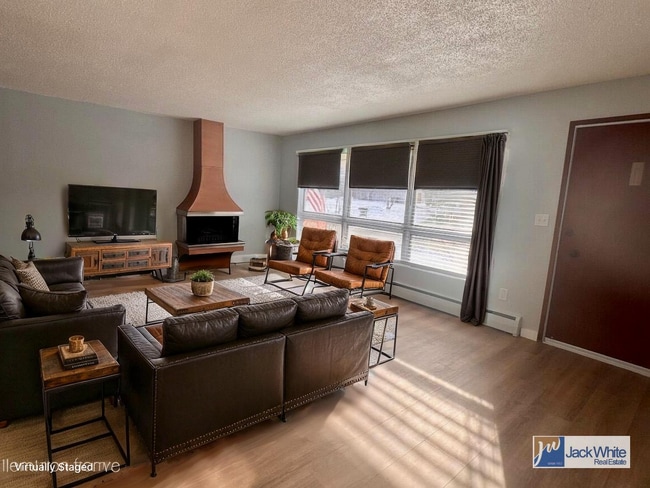 Building Photo - k933w