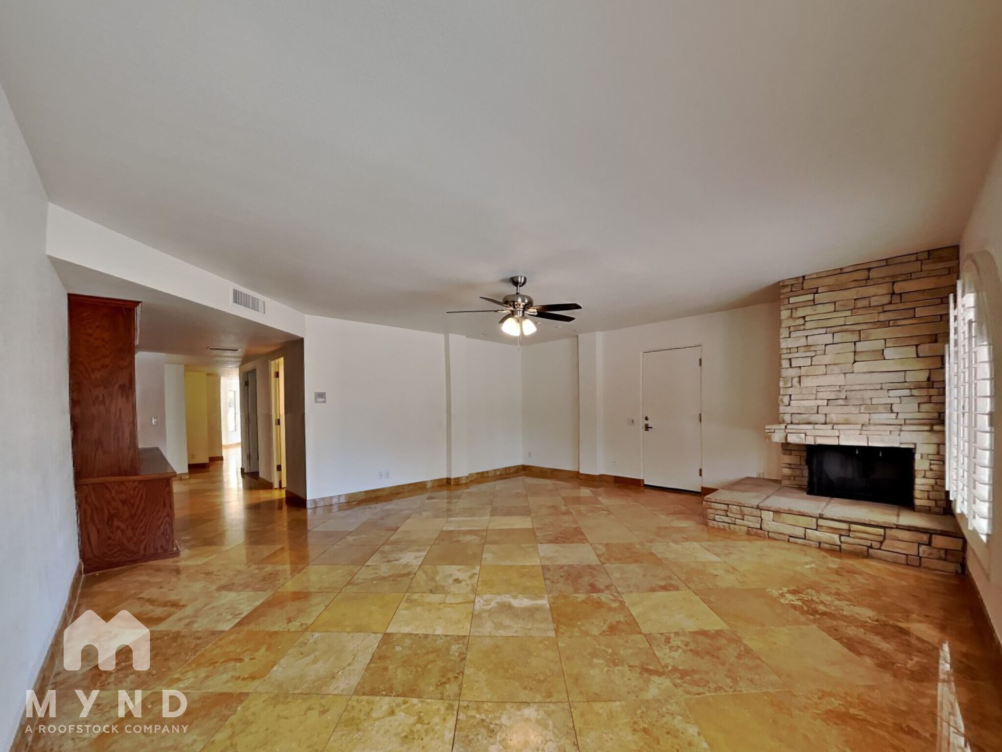 Building Photo - 8260 E Sutton Dr