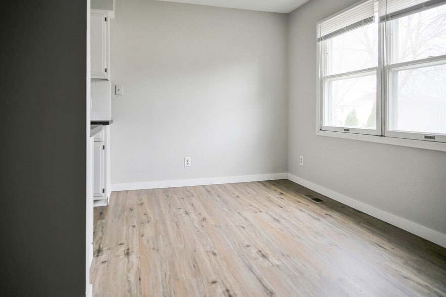 Dining Room - 16955 Garcia Way W