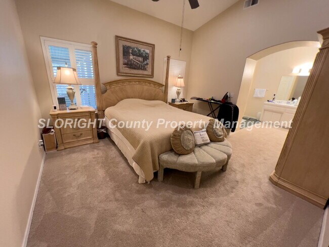 Building Photo - AVAILABLE MAY - 3 Bedroom / 2 Bathroom Paso Robles Home