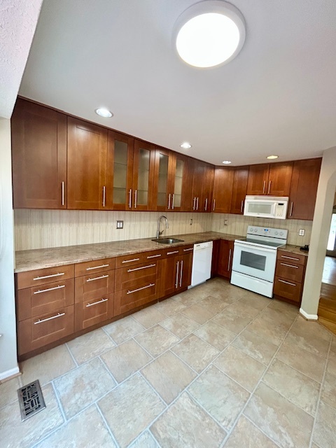 Building Photo - 7 Willwood Ct