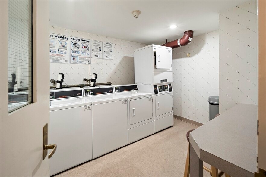 Building Photo - 950 Massachusetts Ave