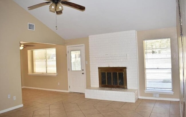 Building Photo - 3515 Hidden Pines Dr