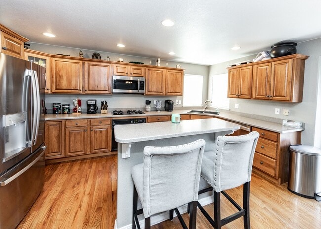 Building Photo - Fabulous 6 bedroom + office D20 Home with ...