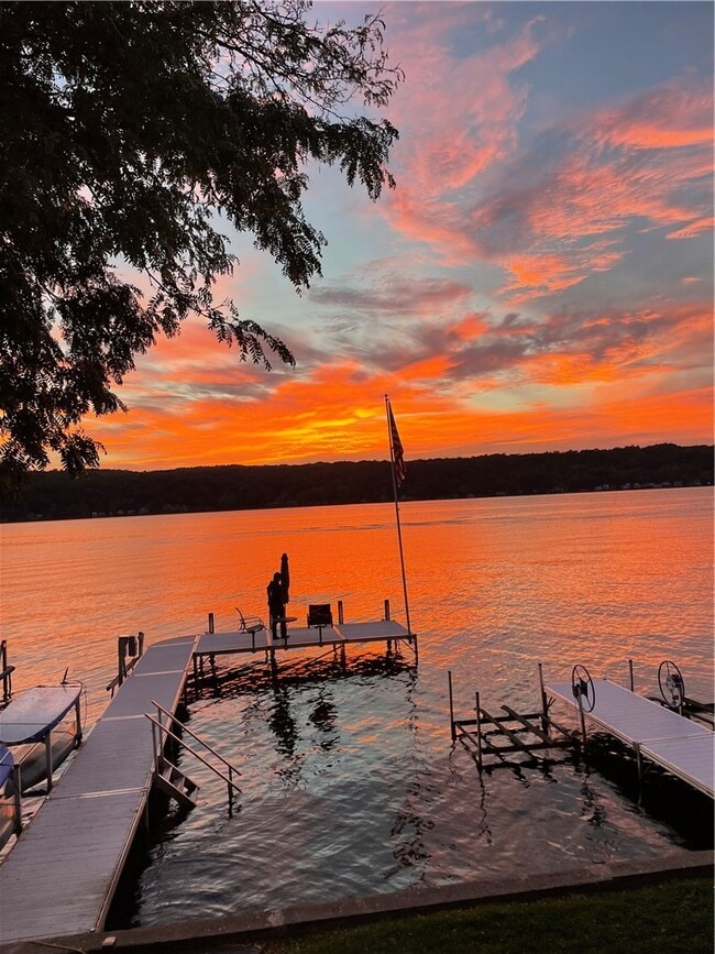 Building Photo - 5732 E Lake Rd