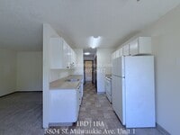 Building Photo - FREE Reserved Parking!!! Bright Sellwood 1 Bed Apartment w/New Carpet