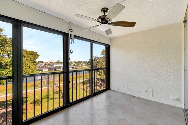 Building Photo - 14723 Cumberland Dr