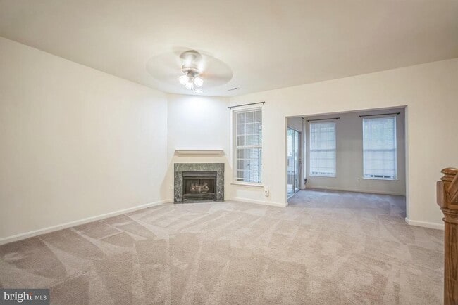 Building Photo - 13013 Park Crescent Cir