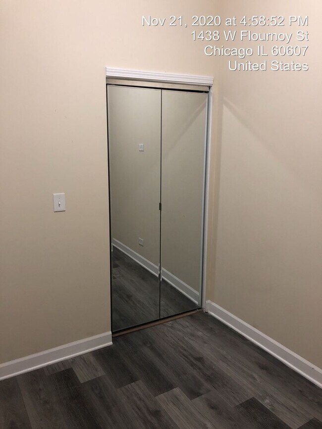 Building Photo - 1434 W Flournoy St