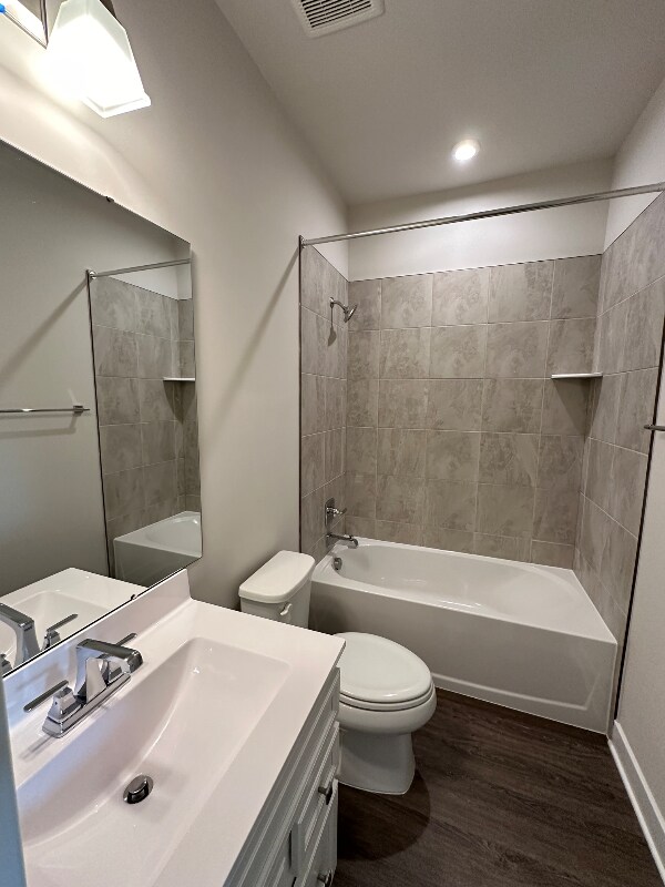Building Photo - 418 bigwood Dr