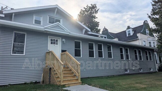 Building Photo - 4 Ten Eyck Ave