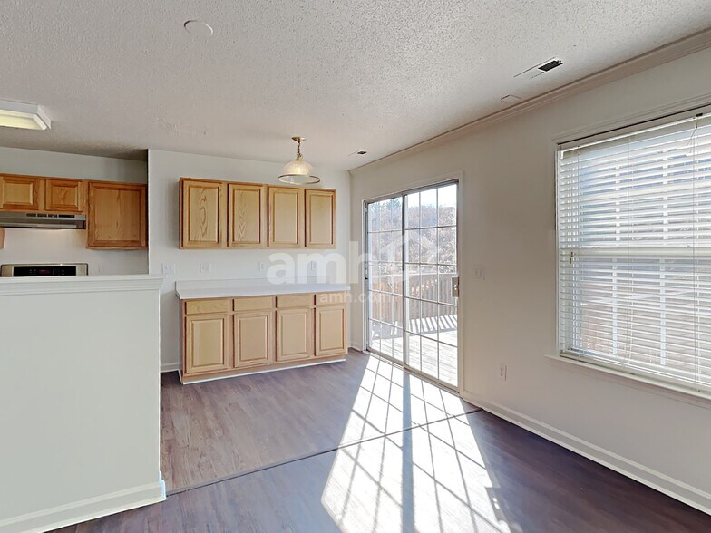 Building Photo - 4901 Alenja Ln