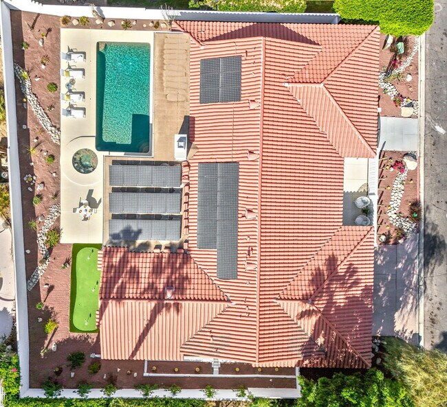 Building Photo - 47215 Heliotrope Dr