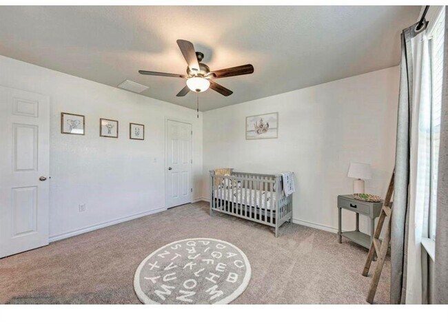 Building Photo - 5817 Daly Dr