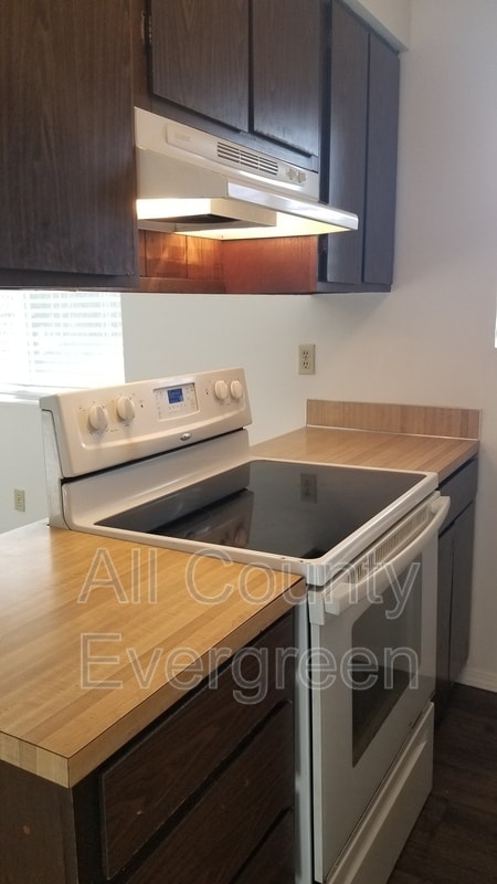 Building Photo - ***MOVE-IN SPECIAL***2250 I St NE