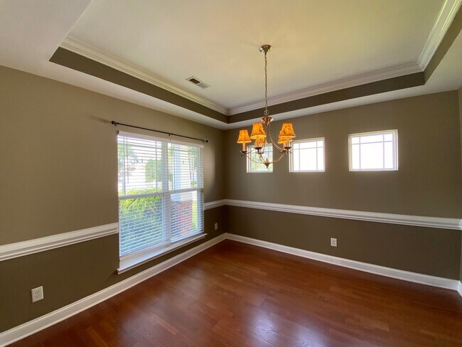 Building Photo - 115 N Field Dr