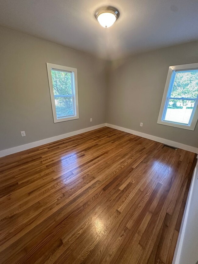 Building Photo - Cute 2BR, 1 Ba cottage in the country - Newly renovated