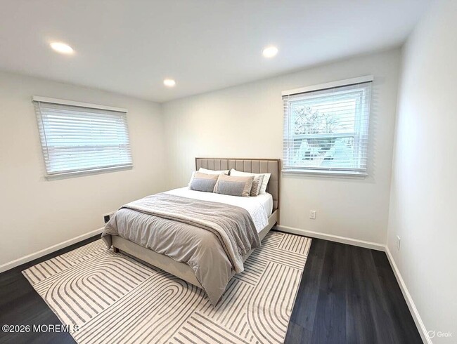 Building Photo - 2133 Bridge Ave