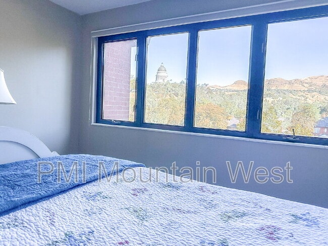 Building Photo - 171 E 3rd Ave