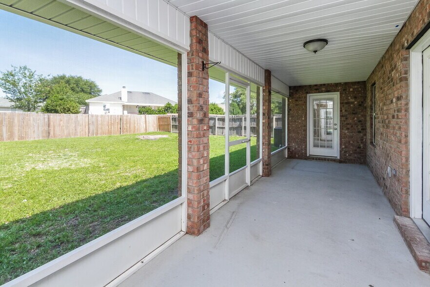 Building Photo - 3209 Silverado Cir