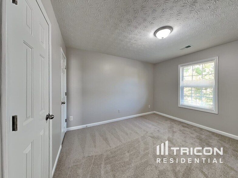 Building Photo - 332 Coburn Ct