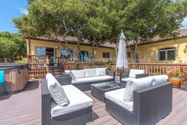 Building Photo - 287 Laureles Grade