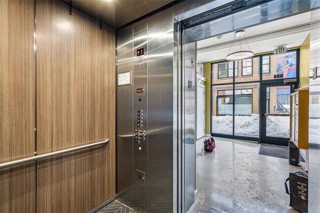 Building Photo - 71 Richmond St