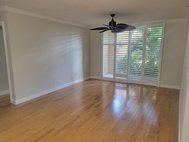 Building Photo - 180 Yacht Club Way