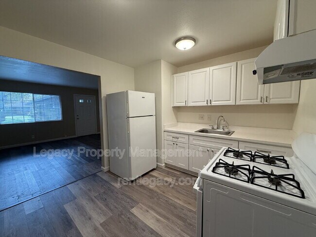 Building Photo - 3715 46th Ave