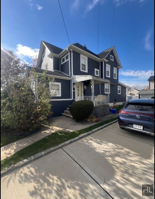 Building Photo - 3rd avenue